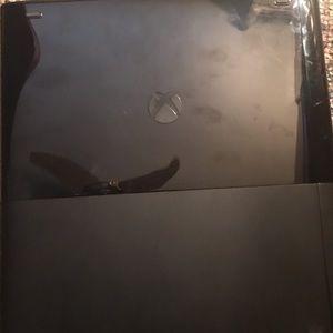 X Box 360 with controller and GTA IV bundle